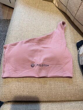 NWOT Peloton x Lululemon Align Asymmetrical Bra
